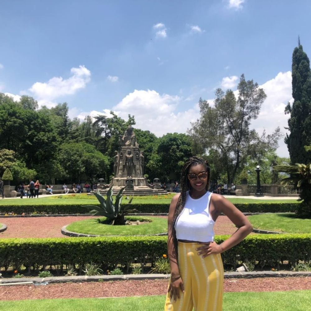 Meet your Posher, Monica
